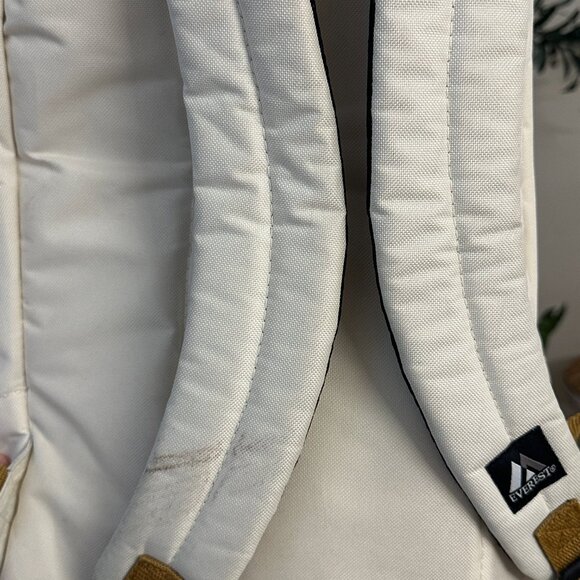 Everest 16" Vintage Backpack, Beige All Ages, Unisex - Picture 6 of 6